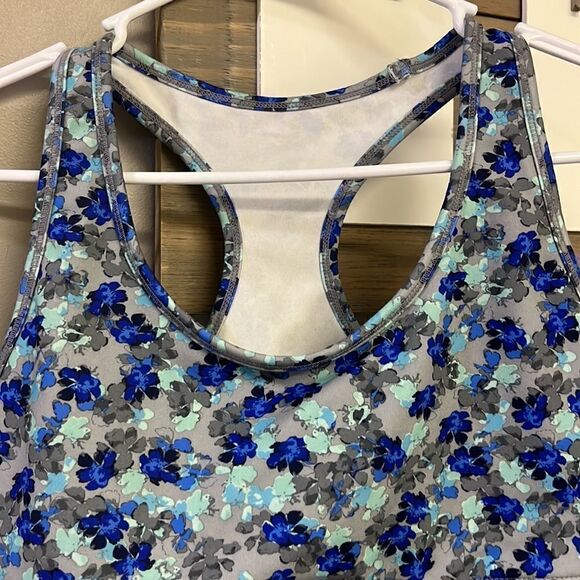 GapFit Pullover Blue and Gray Floral Pull-Over Sports Bra- Large - Picture 2 of 9